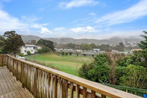 Photo of property in 44a Taylor Terrace, Tawa, Wellington, 5028