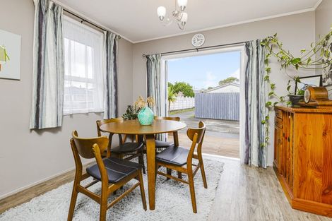 Photo of property in 34 Cramond Drive, Mangere East, Auckland, 2024