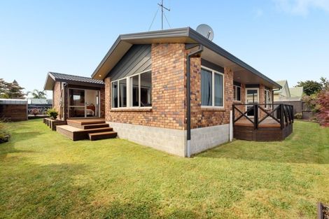 Photo of property in 54 Fairview Place, Te Puke, 3119
