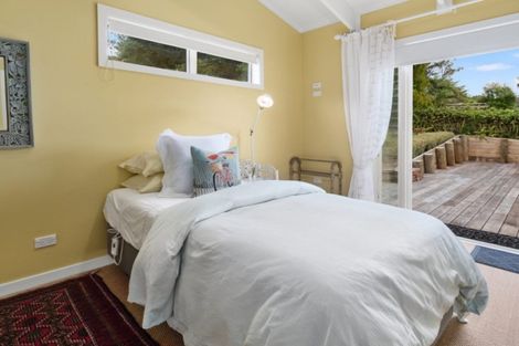 Photo of property in 6 Buckleton Road, Tawharanui Peninsula, Matakana, 0986