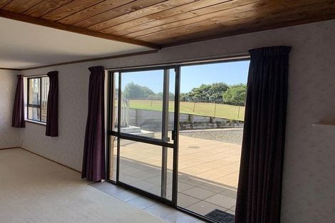 Photo of property in 15 Te Henga Road, Waitakere, Henderson, 0781