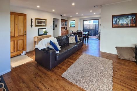 Photo of property in 22 Miriam Corban Heights, Henderson, Auckland, 0612