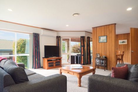Photo of property in 12 Forest Place, Lynmore, Rotorua, 3010