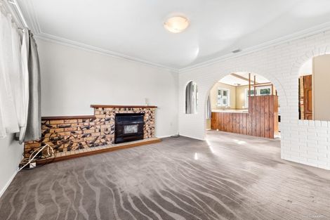 Photo of property in 25 Edmonton Road, Henderson, Auckland, 0612