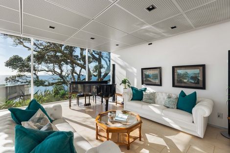 Photo of property in 4 Sharon Road, Waiake, Auckland, 0630