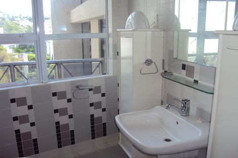 Photo of property in 346 Oriental Parade, Oriental Bay, Wellington, 6011