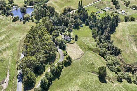 Photo of property in 1652 Taihape Road, Sherenden, Hastings, 4179