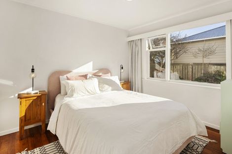 Photo of property in 7/139 Queens Drive, Lyall Bay, Wellington, 6022