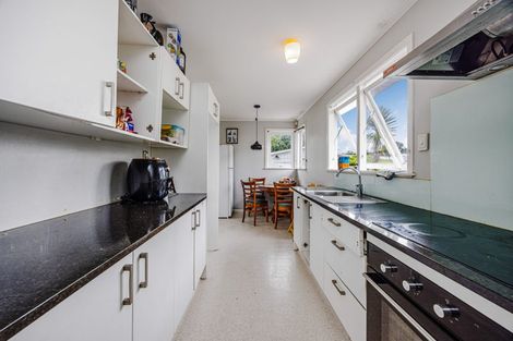 Photo of property in 9 President Avenue, Papakura, 2110