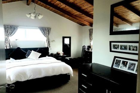 Photo of property in 6 Da Vinci Place, West Harbour, Auckland, 0618