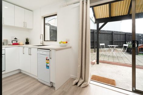 Photo of property in 138 Akaroa Drive, Maupuia, Wellington, 6022