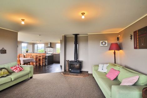 Photo of property in 301 Ranganui Road, Kaiwaka, 0573