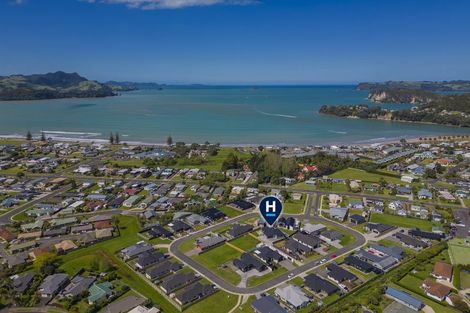 Photo of property in 10 Palm Drive, Whitianga, 3510