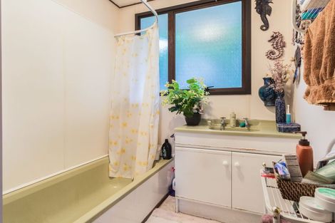 Photo of property in 2/109 Oreil Avenue, West Harbour, Auckland, 0618