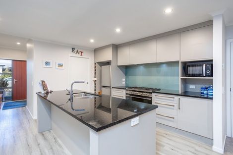 Photo of property in 16 Woolshed Drive, Stoke, Nelson, 7011