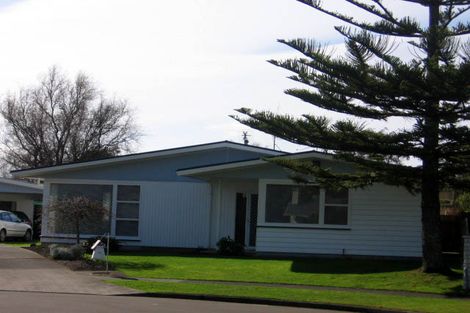 Photo of property in 10 Panako Place, Awapuni, Palmerston North, 4412