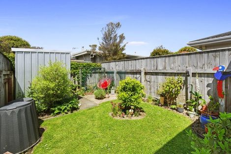 Photo of property in 16 Rossiter Street, Tawa, Wellington, 5028
