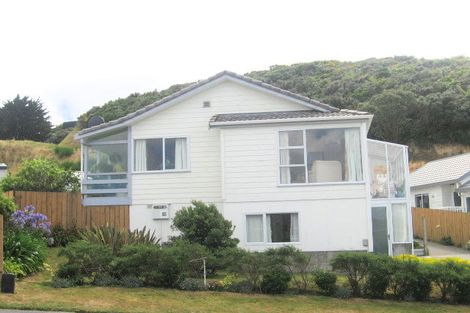 Photo of property in 52 Ashton Fitchett Drive, Brooklyn, Wellington, 6021