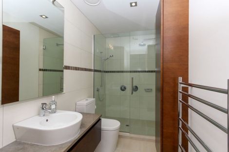 Photo of property in 22 Liardet Apartments, 402/22 Liardet Street, New Plymouth, 4310