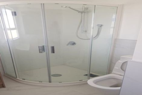 Photo of property in 21 La Rosa Street, Green Bay, Auckland, 0604