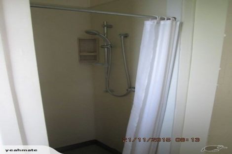 Photo of property in 287 Glenfield Road, Glenfield, Auckland, 0629