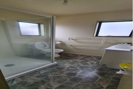 Photo of property in 3 The Terrace, Herald Island, Auckland, 0618