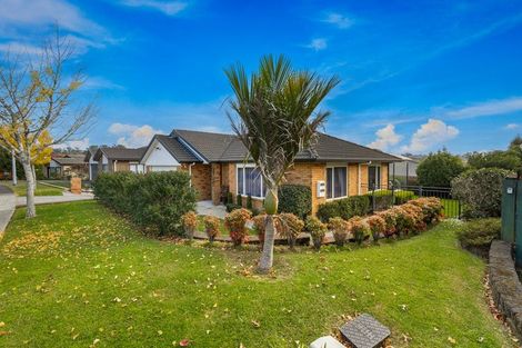 Photo of property in 8 Toledo Avenue, Henderson, Auckland, 0612