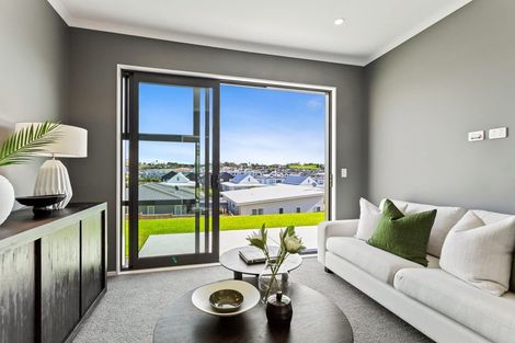 Photo of property in 24 Symes Drive, Red Beach, 0932