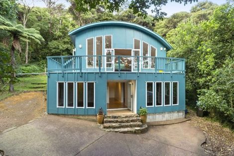 Photo of property in 4 Okoka Road, Omiha, Waiheke Island, 1081
