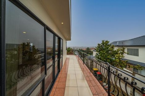 Photo of property in 1/27 Tumbridge Place, Somerville, Auckland, 2014