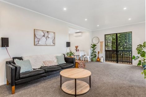 Photo of property in 63 Omapere Street, Whitby, Porirua, 5024