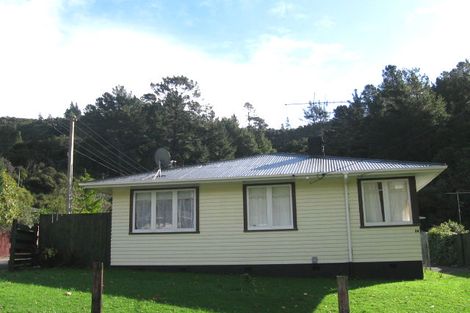 Photo of property in 34 Shackleton Grove, Stokes Valley, Lower Hutt, 5019