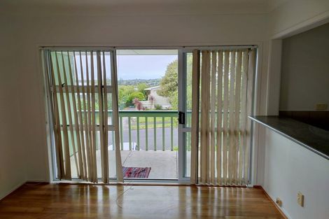 Photo of property in 80 Beechdale Crescent, Pakuranga Heights, Auckland, 2010
