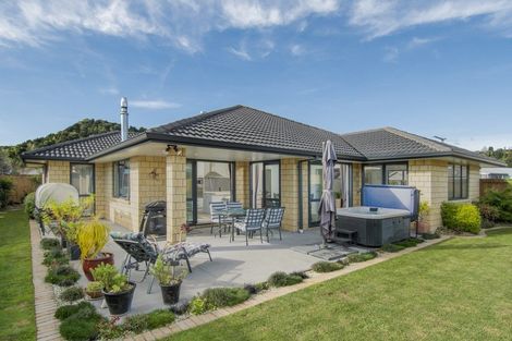 Photo of property in 3 North Bay Road, Pyes Pa, Tauranga, 3112