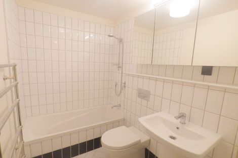 Photo of property in 206/3 Roxburgh Street, Mount Victoria, Wellington, 6011