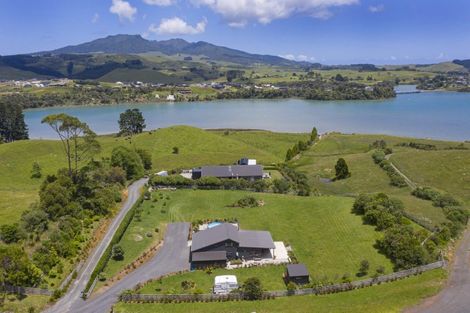 Photo of property in 239 Hills Road, Raglan, 3295