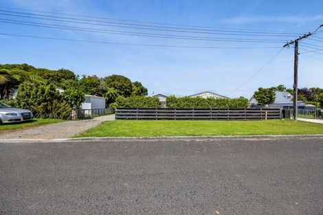 Photo of property in 18 Cumming Street, Okato, 4335