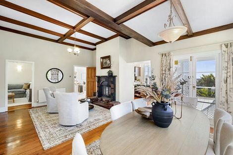 Photo of property in 103 Fulford Street, New Plymouth, 4310