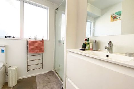 Photo of property in 60 De Quincey Terrace, Highland Park, Auckland, 2010