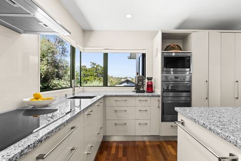 Photo of property in 12 Laing Cove, Havelock North, 4130