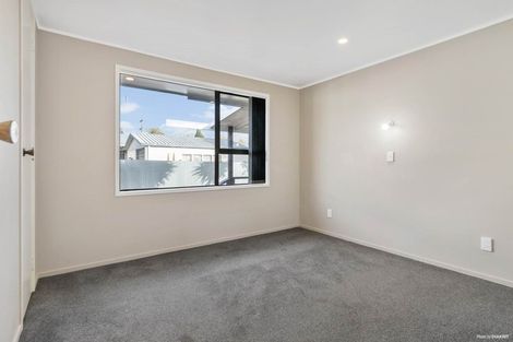 Photo of property in 2/42 Sutton Crescent, Papakura, 2110