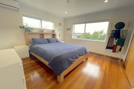 Photo of property in 13 Seabar Place, Glen Eden, Auckland, 0602