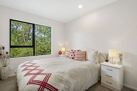 Photo of property in 21 Topliss Drive, Northcross, Auckland, 0632