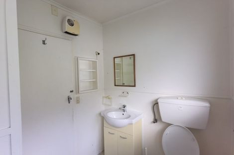 Photo of property in 2/35 Arthur Road, Hillpark, Auckland, 2102