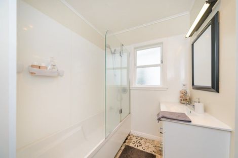 Photo of property in 81 Thames Street, Rongotea, 4476