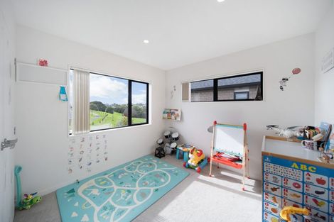 Photo of property in 6 Nga Waka Place, Mangere, Auckland, 2022