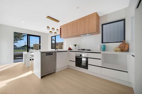 Photo of property in 105 Kairakau Street, Papakura, 2110