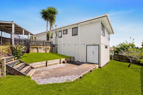 Photo of property in 12 Landsdale Place, Massey, Auckland, 0614