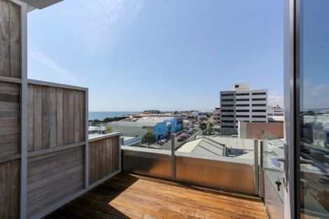 Photo of property in 22 Liardet Apartments, 402/22 Liardet Street, New Plymouth, 4310