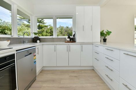 Photo of property in 2/5 Margaret Place, Milford, Auckland, 0620